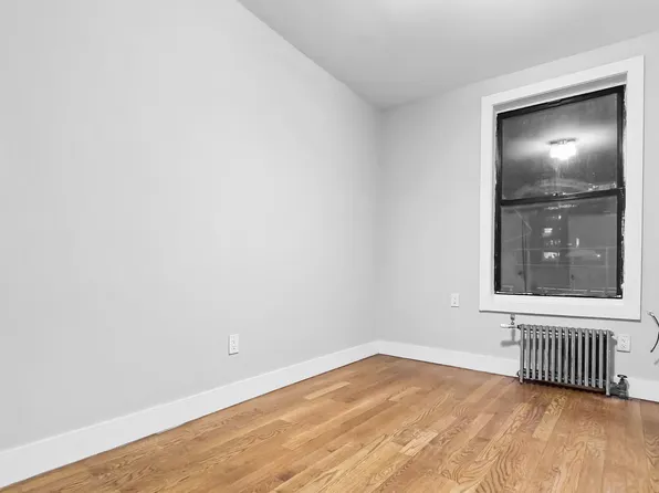 12 Pinehurst Avenue image 6 of 8