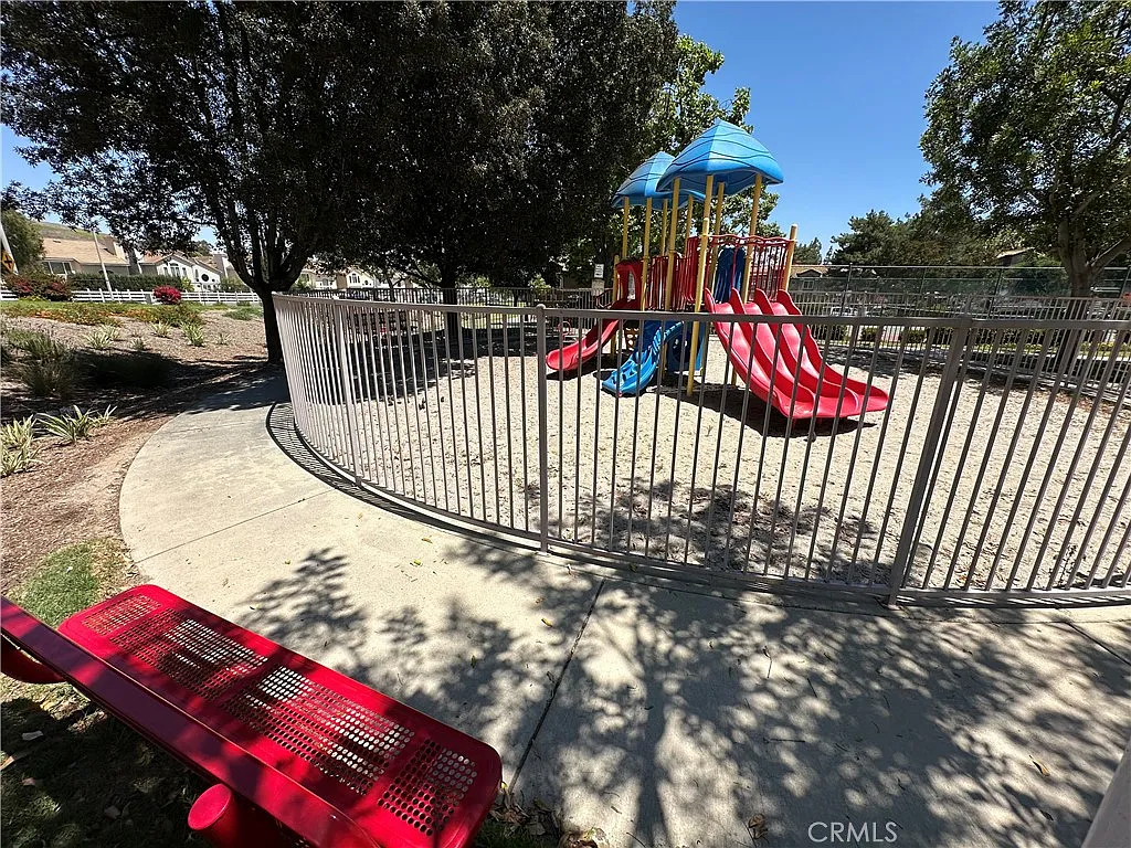 2 bed, 2.5 bath, 1152 sqft, $3,000 — Photo 2