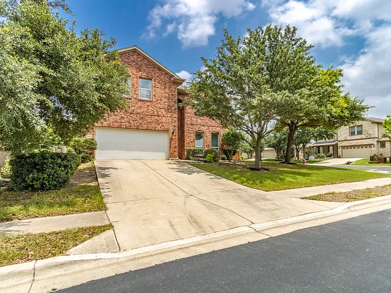 18601 Derby Hill Ln — Photo 2