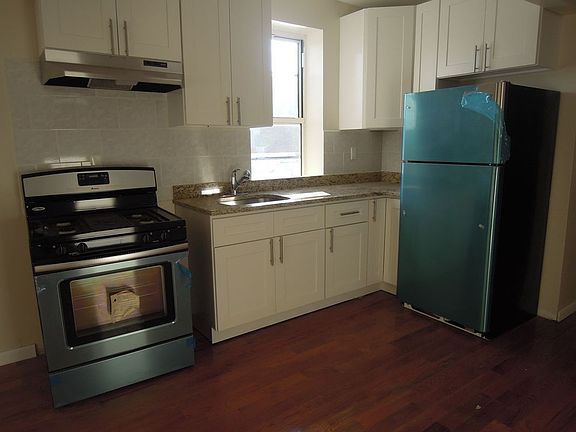 2nd image of 564 Grand Ave #4