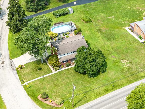 2nd image of 931 Shenango Rd
