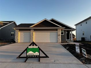 1400 Locust St, Waukee, IA 50263