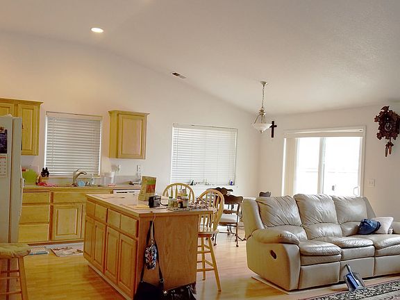 4th image of 16804 NE 10th Way