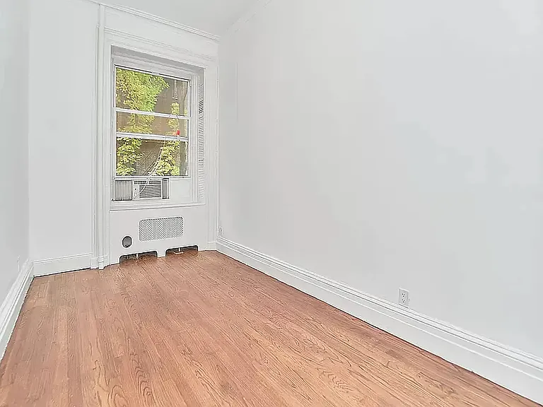 125 E 30th St #5B — Photo 3