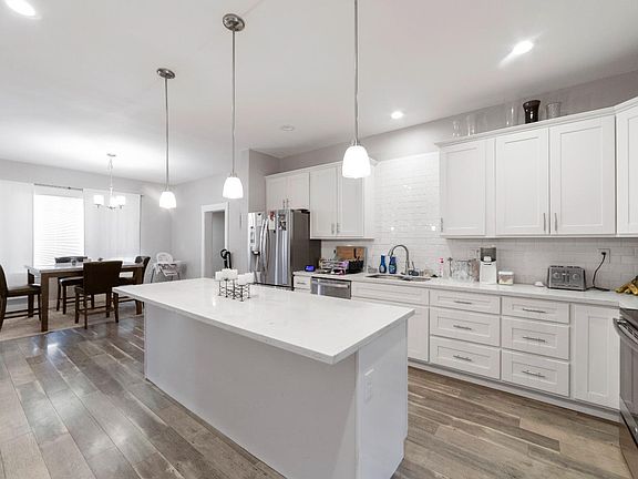 5th image of 5536 Turnbull Cir