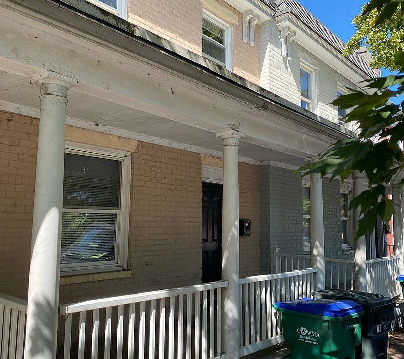 1st image of 16 S Plum St