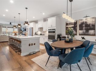 2127 Holtz Ln, Atlanta, GA 30318