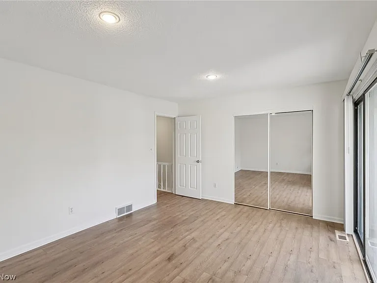 4473 Habersham Ln S — Photo 30