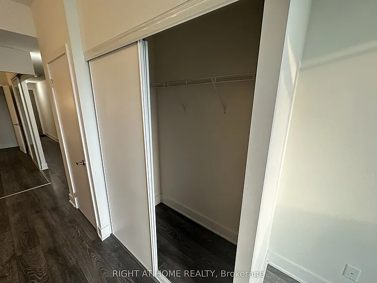 188 Fairview Mall Dr #605 — Photo 9