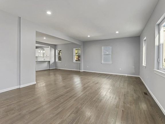 2nd image of 29 Lord Ave