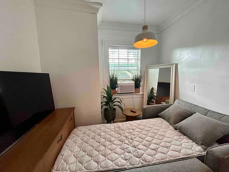 1611 Michigan Ave #18 — Photo 14