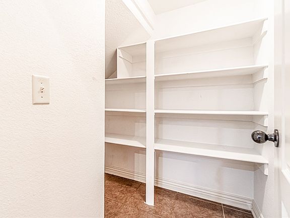 5th image of 107 Carrington Ave