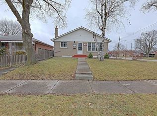 9 Guiness Ave, Toronto, ON M9W3L1