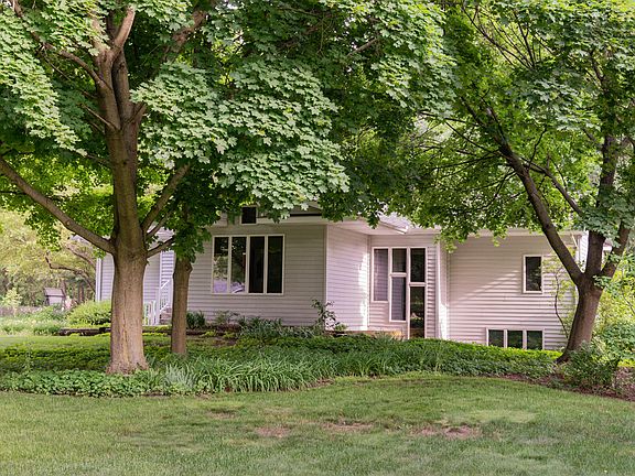 3rd image of 23035 Sheri Ln