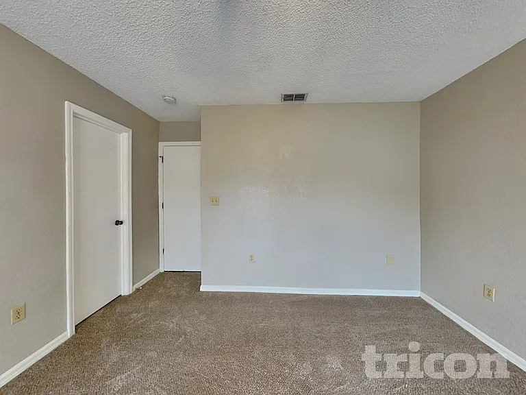 4424 Ohara St — Photo 7
