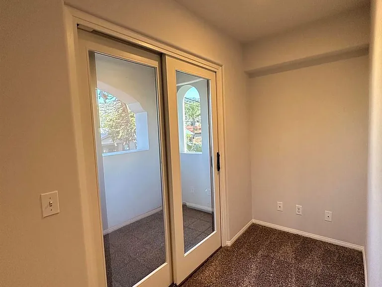 810 Bond Ave #C — Photo 6