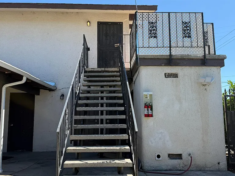 2514 E Andrews Ave — Photo 28