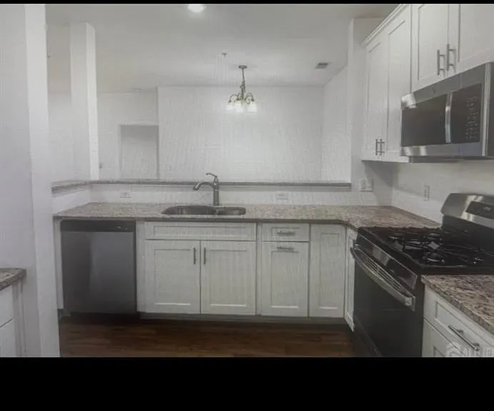 714 Stiller Ln — Photo 5