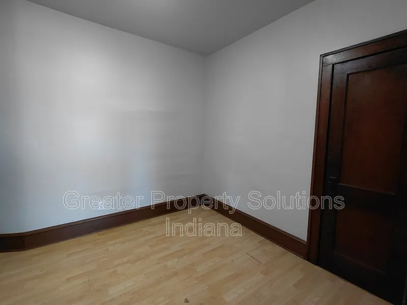 2 bed, 1.0 bath, $1,200 — Photo 2