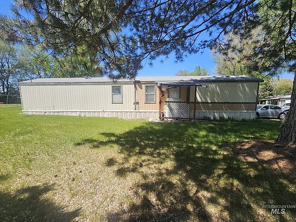 2nd image of 15881 Purple Sage Rd Trailer 40