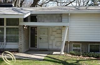 1st image of 4955 Malibu Dr