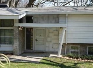 4955 Malibu Dr, Bloomfield Hills, MI