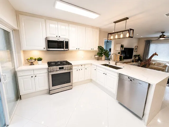 5 bed, 1800 sqft, $5,500 — Photo 2