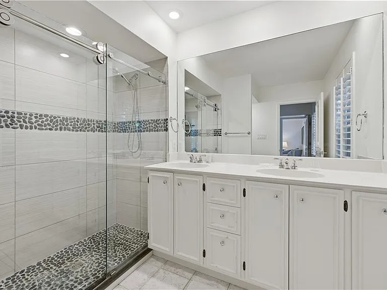2700 Lantern Ln — Photo 31