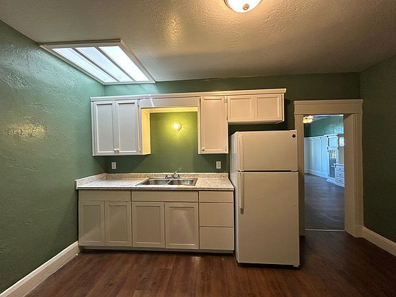 4th image of 1330 Huntoon St APT 8