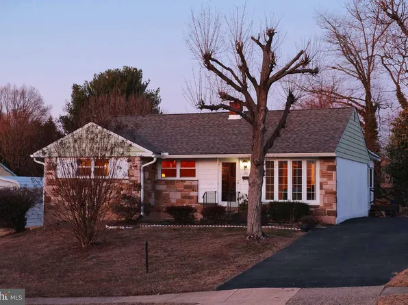 213 Gerald Dr, Aston, PA 19014