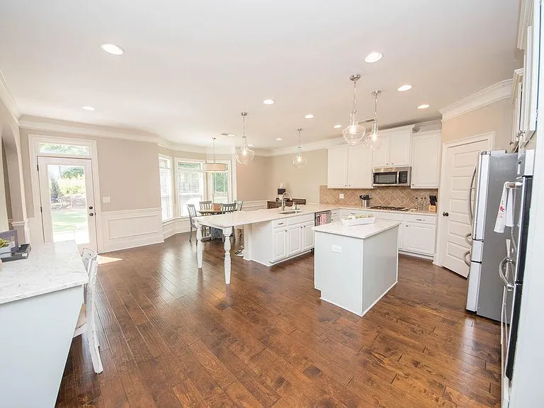 270 Savannah Dr — Photo 4
