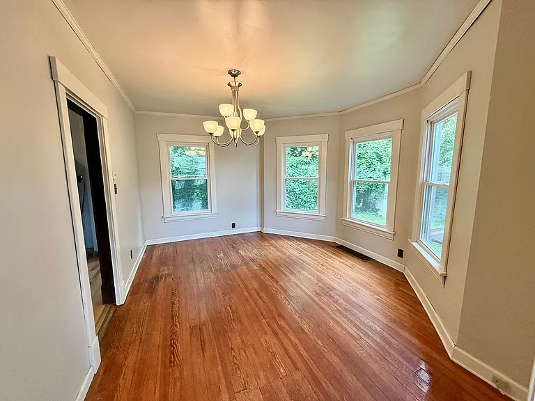 210 O'Bannon Ave — Photo 4