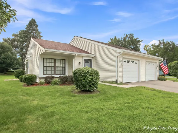 7104 Nassau Ct, Fox Lake, IL 60020