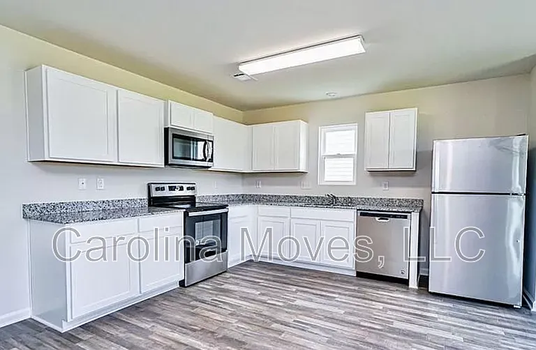 523 Springtime Ln — Photo 14