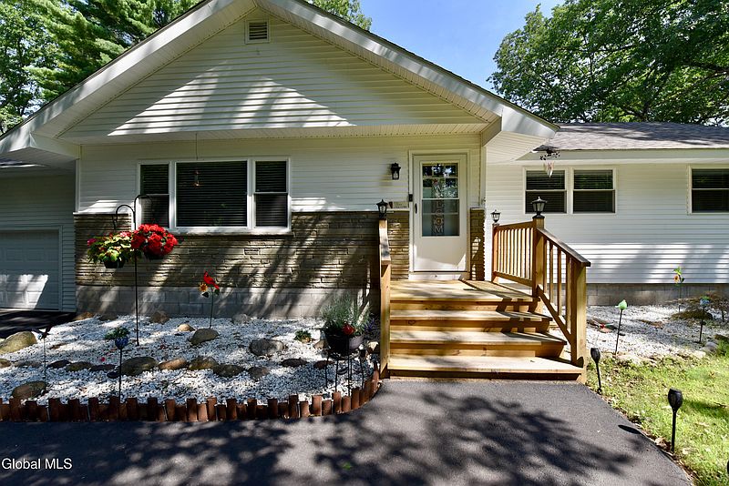 3rd image of 46 Pine Grove Avenue