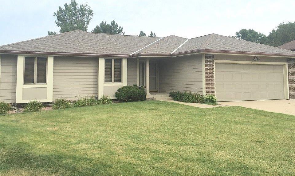 1st image of 511 Park Ct