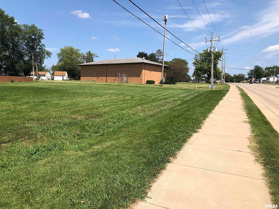 2nd image of 2218 Washington Rd