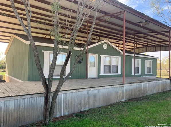 2597 CR 102, Knippa, TX 78870