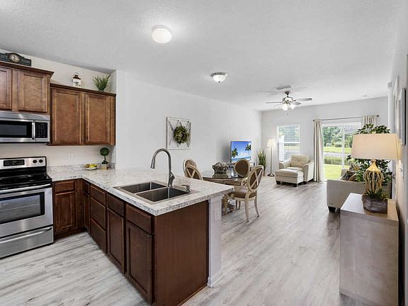5th image of 97 Whitland Way