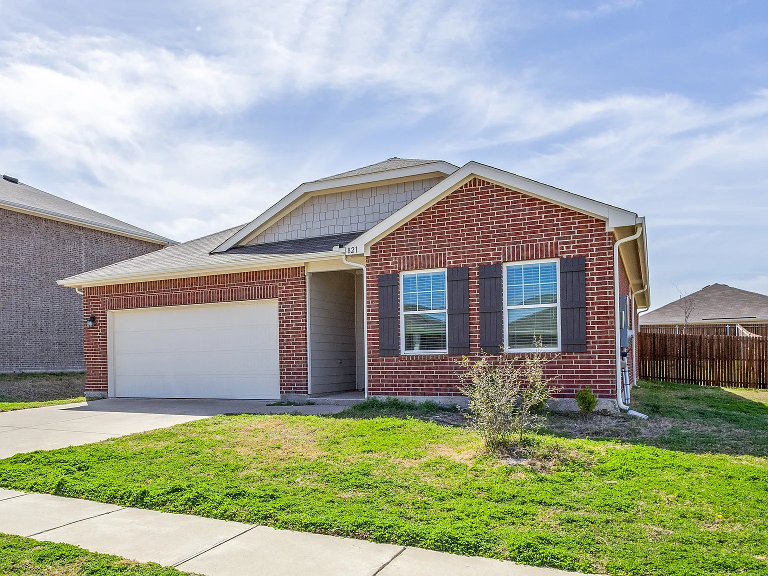 3 bed, 1699 sqft, $1,900 — Photo 2