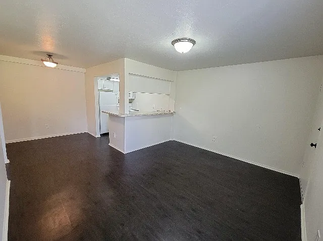 A Private Apt & Townhouse Community — Photo 48