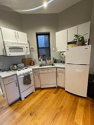 Rented by Living New York | media 9