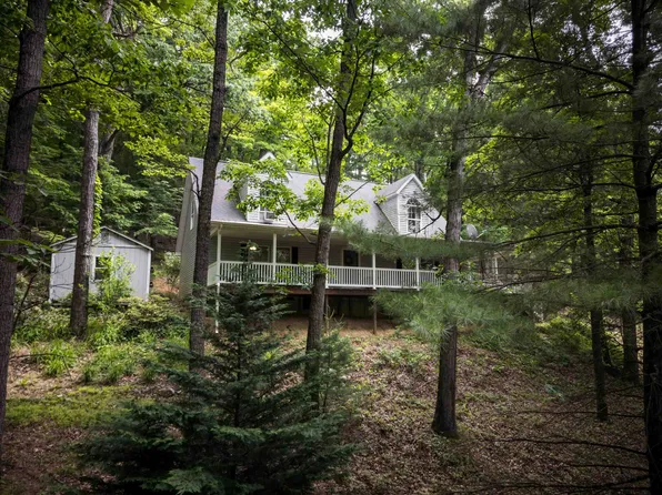 12617 Cardinal Forest Dr, Fulks Run, VA 22830