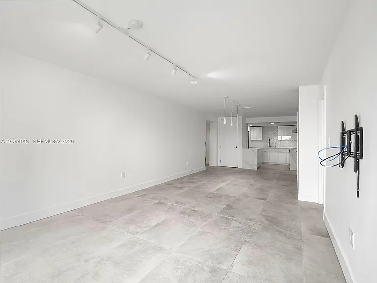 6725 Harding Ave #504 — Photo 15