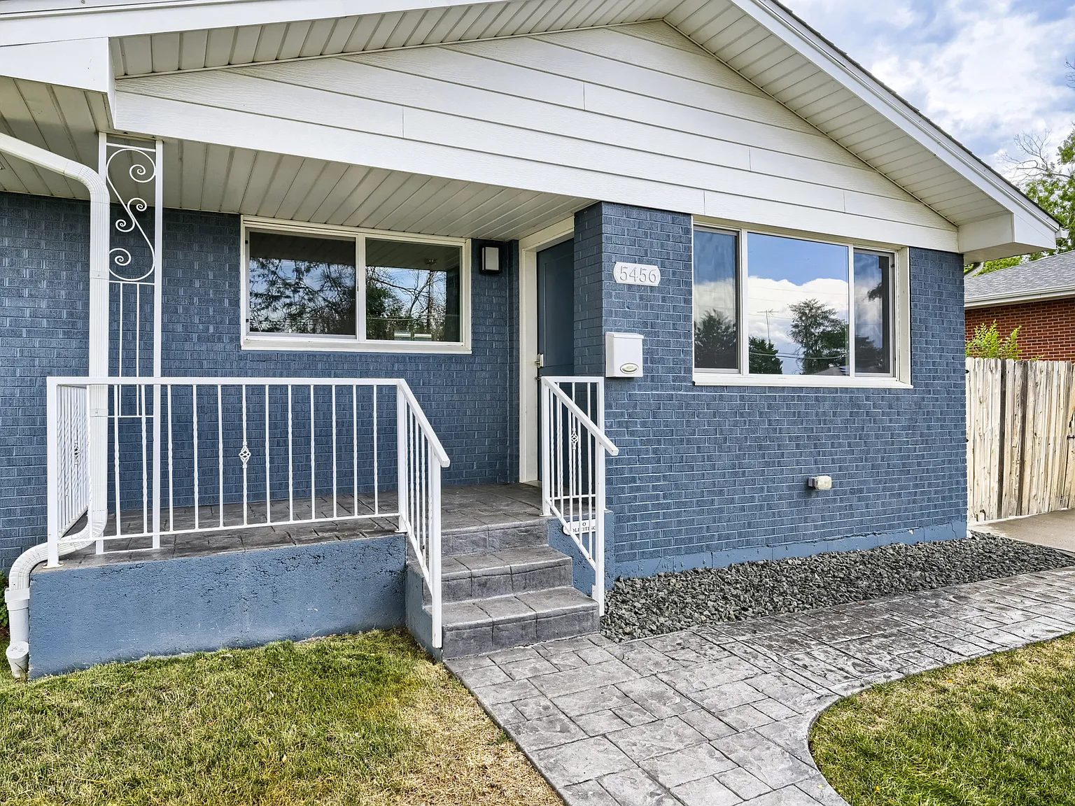3 bed, 2722 sqft, $3,300 — Photo 1