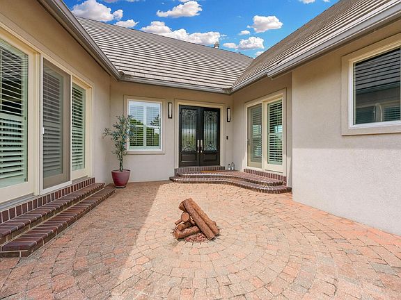 2nd image of 10817 E Glengate Cir
