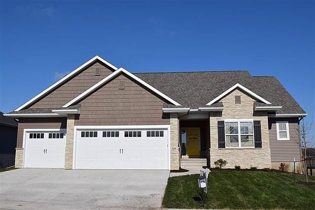1st image of 935 Grouse Ct
