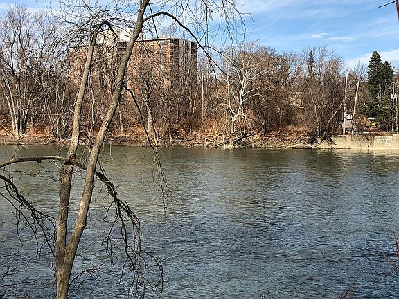 180ft River frontage