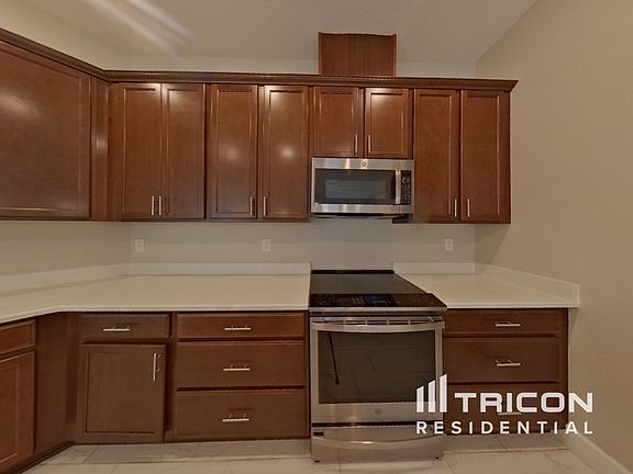 3rd image of 2485 Begonia St