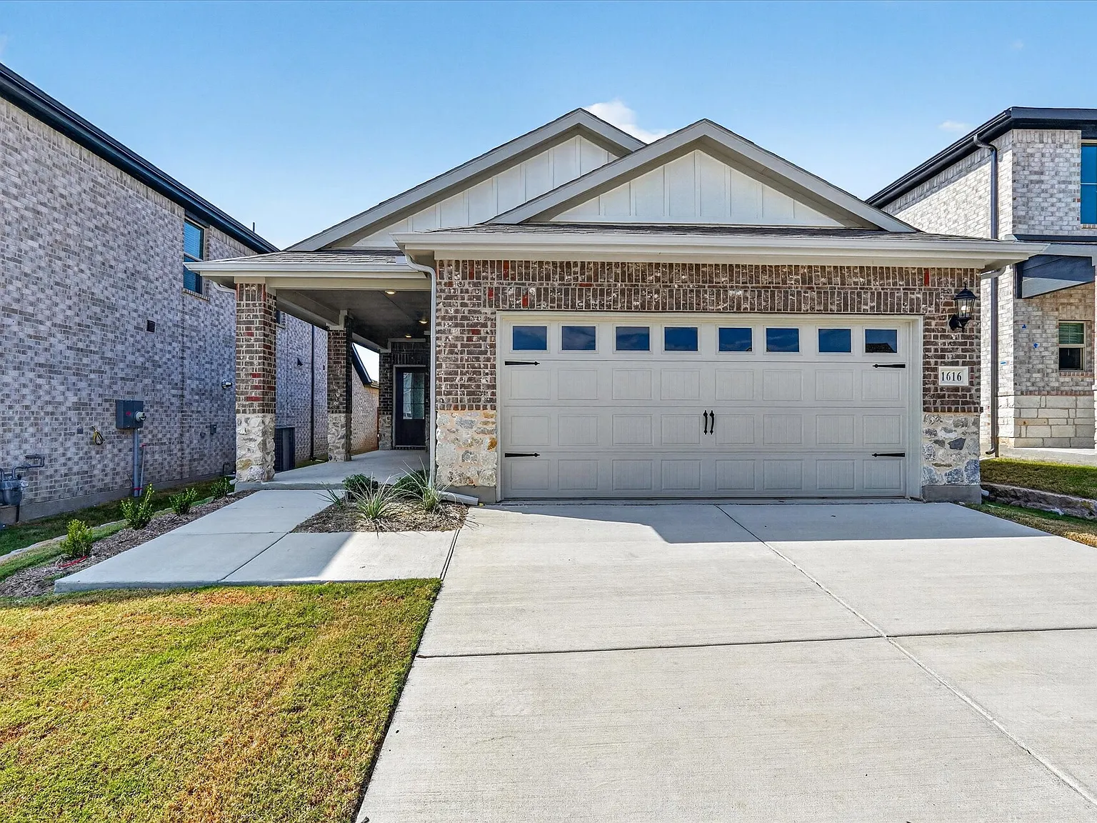 4 bed, 1605 sqft, $2,090 — Photo 3